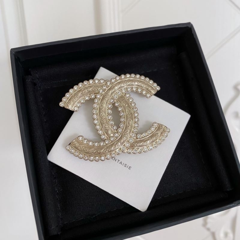 Chanel Brooches - Click Image to Close